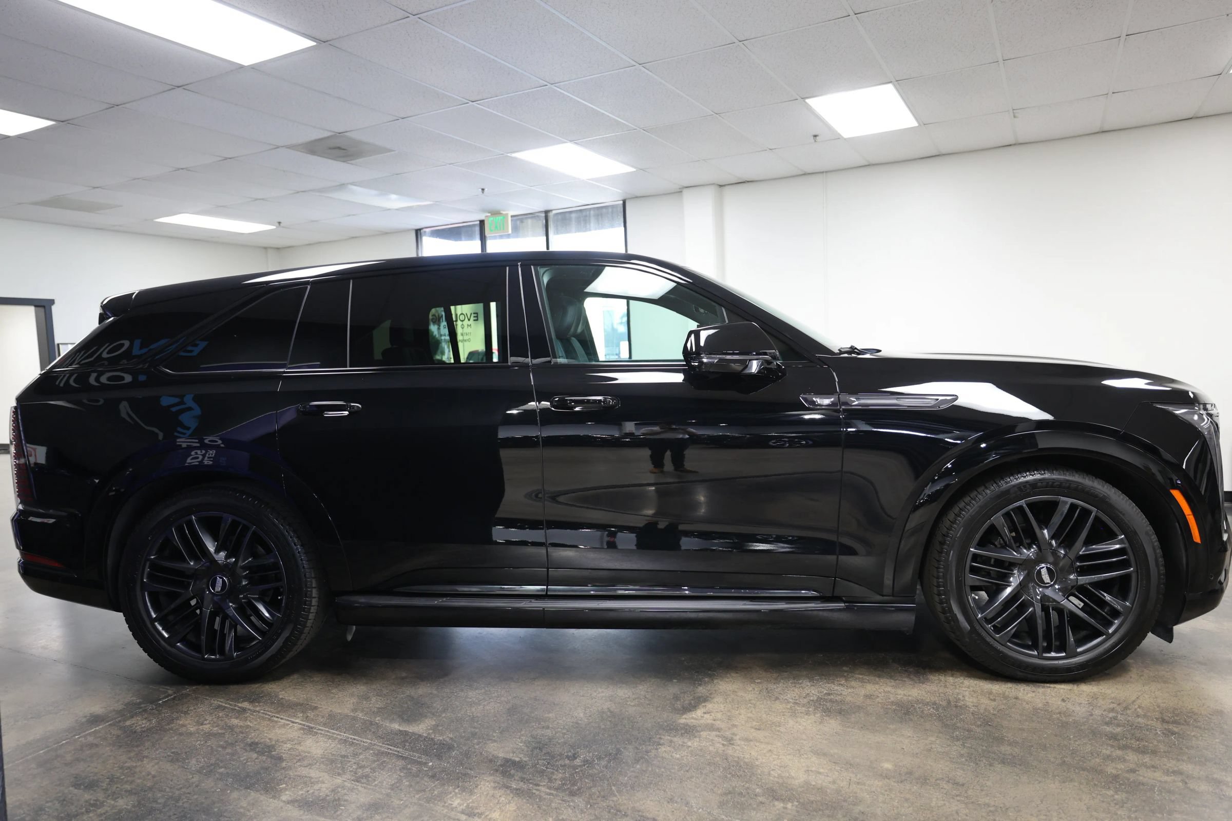Used 2025 Cadillac Escalade IQ Sport 2 AWD/4WD image 7