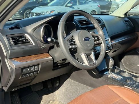 Used 2017 Subaru Outback 2.5i Touring w/ Popular Package #5A AWD/4WD image 5