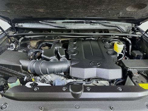 Used 2022 Toyota 4Runner Limited image 9