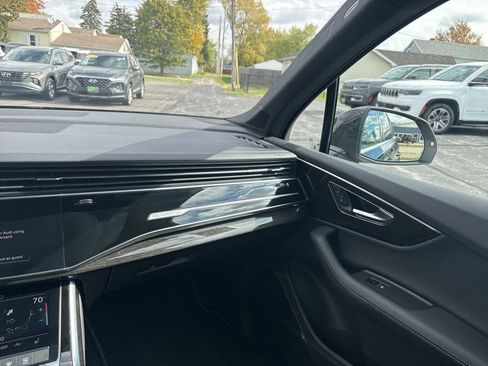 Used 2025 Audi Q7 3.0T Premium Plus image 37