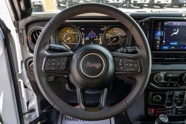 Used 2024 Jeep Wrangler Unlimited Rubicon AWD/4WD image 17
