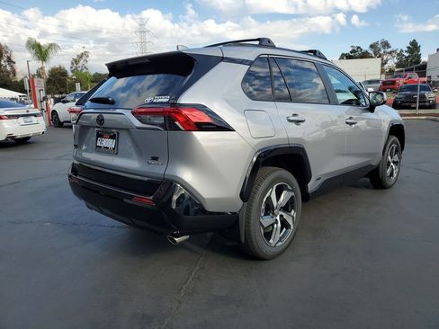 New 2025 Toyota RAV4 SE image 3