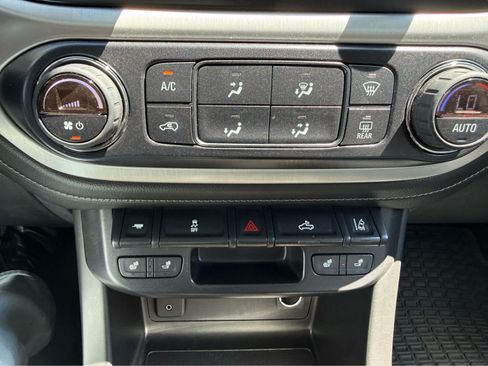 Used 2017 GMC Canyon SLT w/ Driver Alert Package AWD/4WD image 22