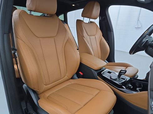 Used 2022 BMW X4 xDrive30i w/ Parking Assistance Package image 10