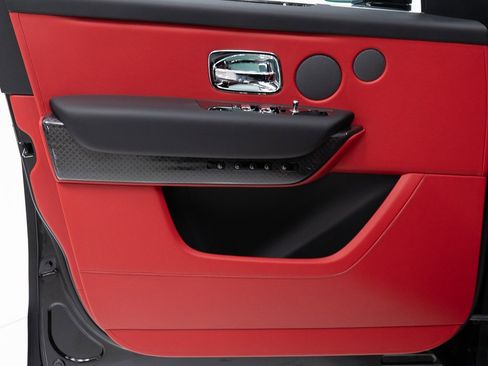 New 2025 Rolls-Royce Cullinan Black Badge w/ Leather Finishing Pack image 11