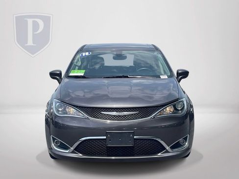 Certified 2018 Chrysler Pacifica Touring Plus FWD image 3