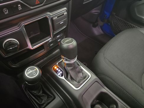 Used 2022 Jeep Gladiator Sport image 21