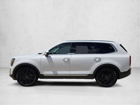 Used 2022 Kia Telluride SX w/ Towing Package FWD image 9