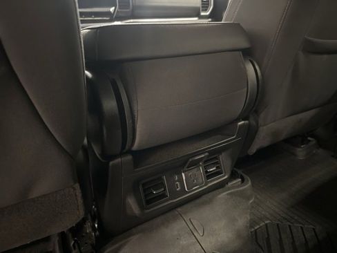 Used 2023 GMC Sierra 1500 SLE image 28