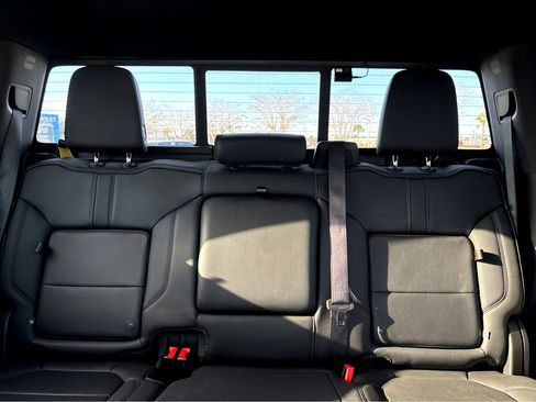 Used 2020 Chevrolet Silverado 1500 High Country w/ Technology Package image 6