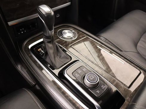 Used 2023 Nissan Armada Platinum w/ Captain's Chairs Package image 9