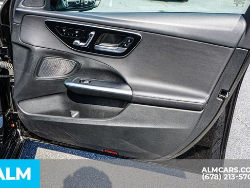Used 2025 Mercedes-Benz C 300 Sedan image 54
