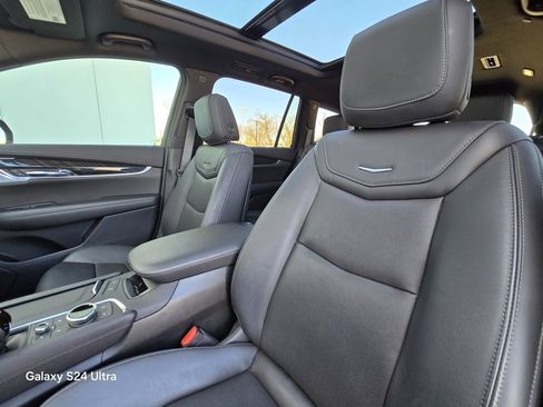 Used 2020 Cadillac XT6 Premium Luxury image 11