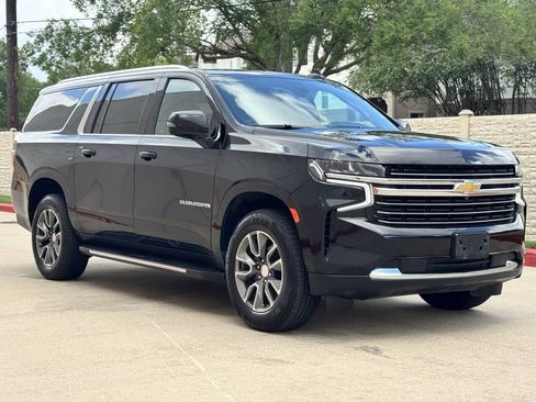 Used 2022 Chevrolet Suburban LT w/ Luxury Package RWD image 7