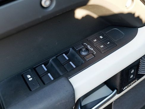 Used 2023 Land Rover Defender 110 X-Dynamic SE AWD/4WD image 19