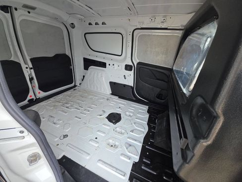 Used 2021 RAM ProMaster City Tradesman image 14