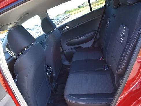 Used 2018 Kia Sportage LX FWD image 16