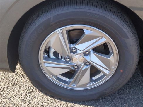 New 2026 Hyundai Elantra SE image 9