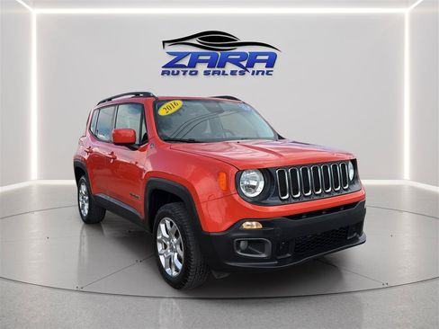 Used 2016 Jeep Renegade Latitude w/ Popular Equipment Group AWD/4WD image 9