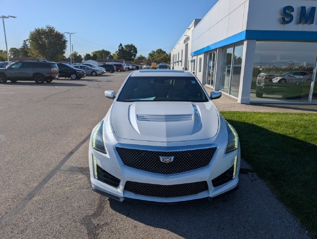 Used 2019 Cadillac CTS V w/ Luxury Package RWD image 3