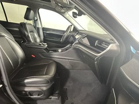 Used 2023 Jeep Grand Cherokee 4WD 4xe image 30