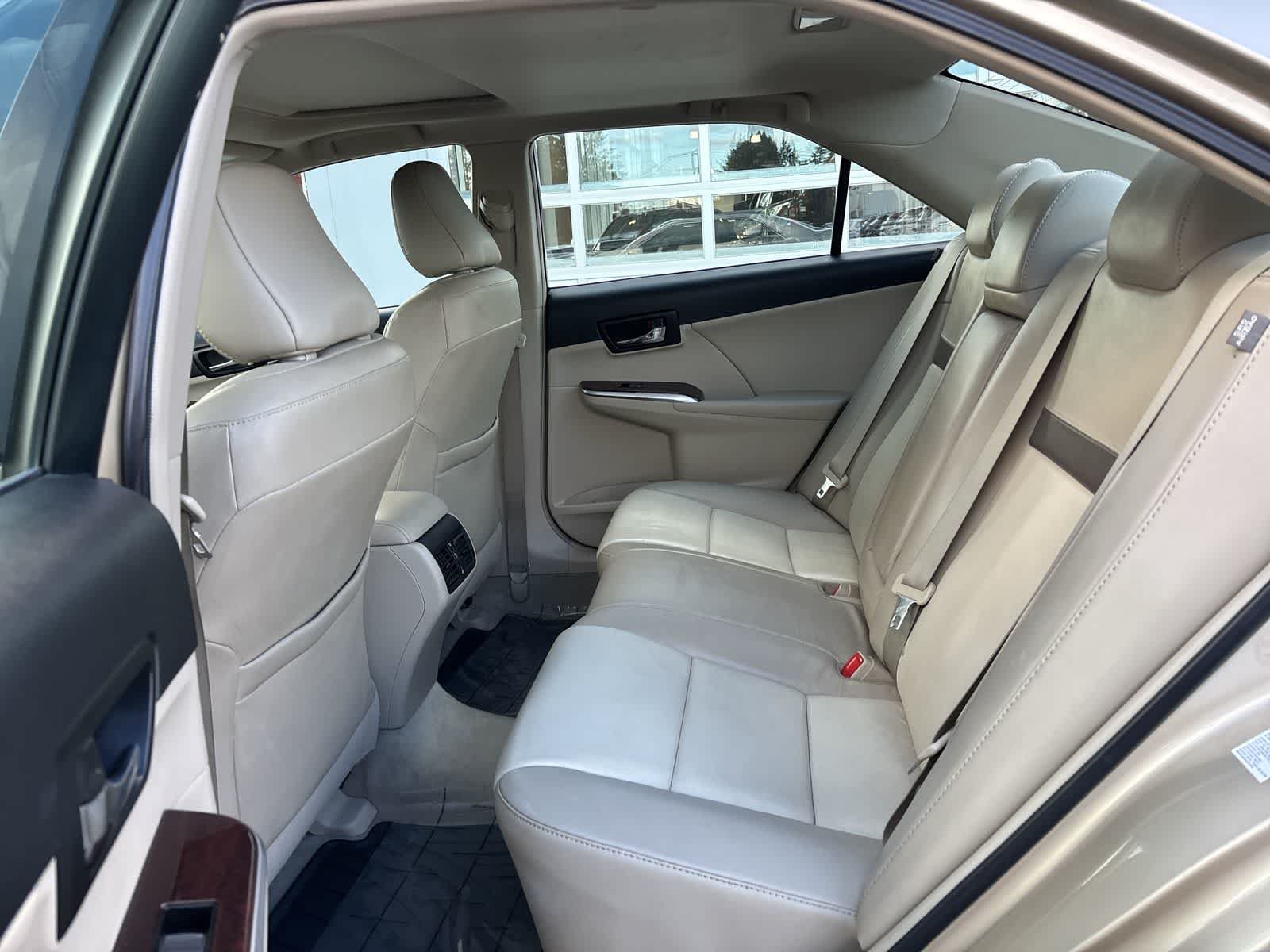 Used 2012 Toyota Camry XLE w/ Leather Pkg FWD image 8