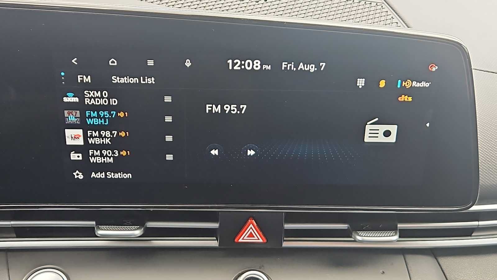 Used 2024 Hyundai Elantra Limited FWD image 12