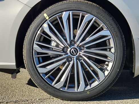 New 2025 Nissan Altima 2.5 SL FWD image 6