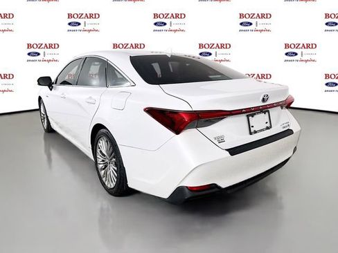 Used 2020 Toyota Avalon Limited image 6