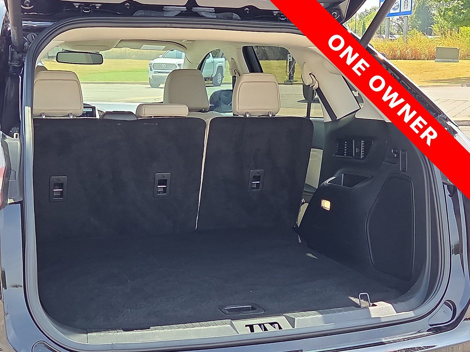 Used 2023 Ford Edge Titanium w/ Cargo Accessory Package AWD/4WD image 9