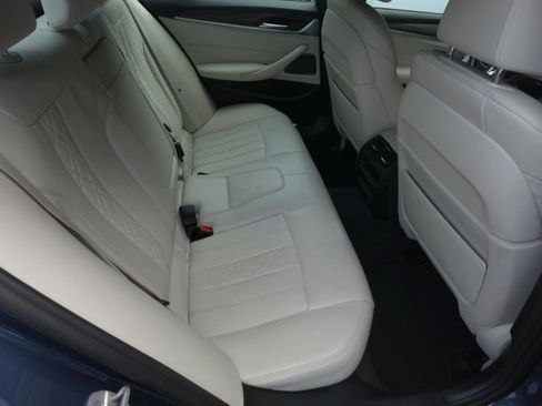 Used 2023 BMW 540i xDrive w/ M Sport Package image 14