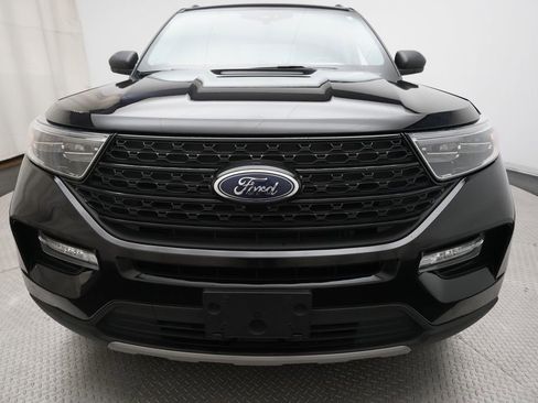 Used 2023 Ford Explorer XLT AWD/4WD image 22