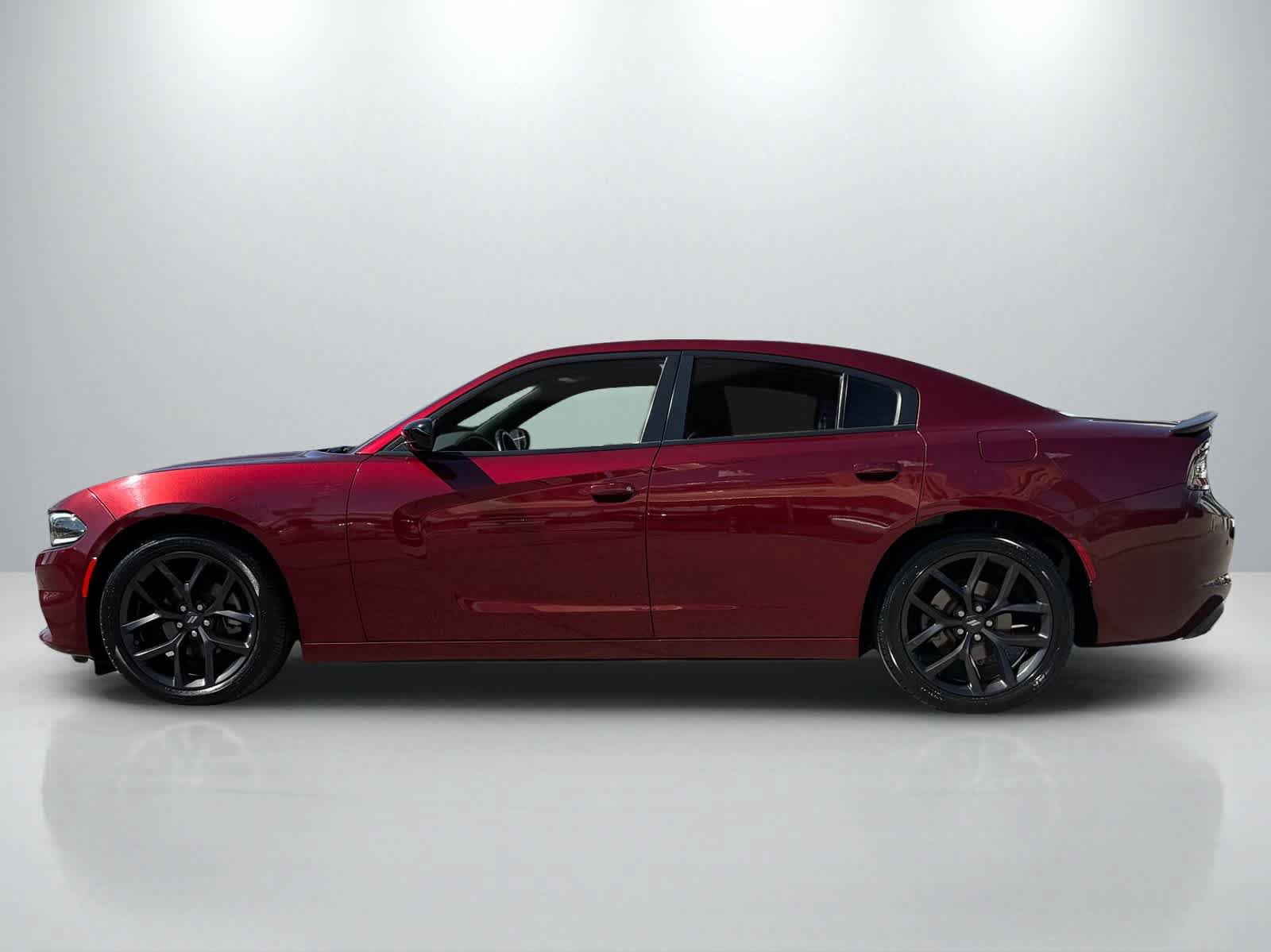 Used 2022 Dodge Charger SXT w/ Blacktop Package RWD image 2