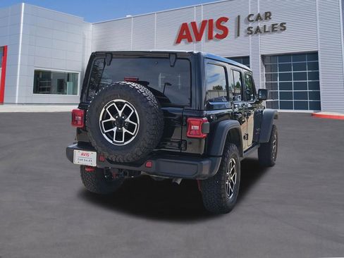 Used 2025 Jeep Wrangler Unlimited Rubicon AWD/4WD image 6
