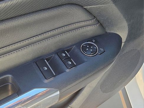 Used 2024 Ford Mustang Premium image 18