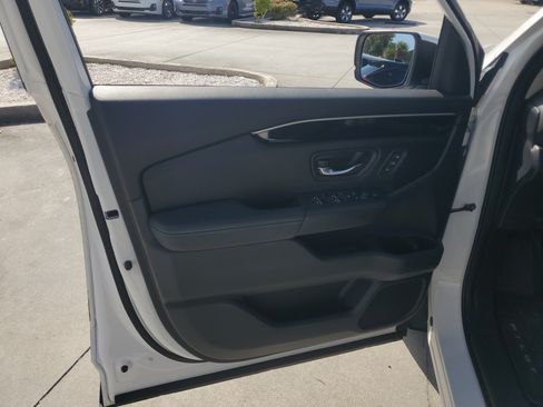 Used 2023 Honda Pilot Touring image 22