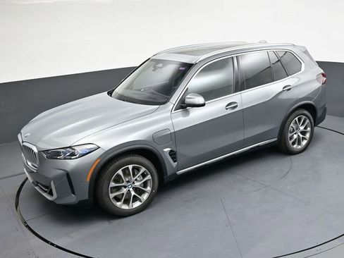 Used 2026 BMW X5 xDrive50e w/ Climate Comfort Package image 26