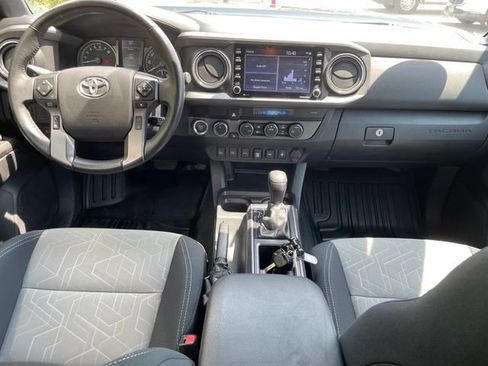 Used 2022 Toyota Tacoma TRD Off-Road w/ Technology Package AWD/4WD image 10
