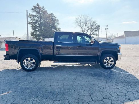 Used 2019 GMC Sierra 2500 SLT w/ Duramax Plus Package AWD/4WD image 4