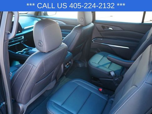 Used 2025 Chevrolet Traverse LT FWD image 31
