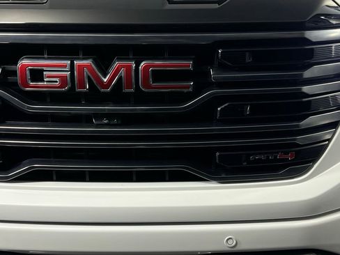 Used 2025 GMC Sierra 1500 AT4 image 11