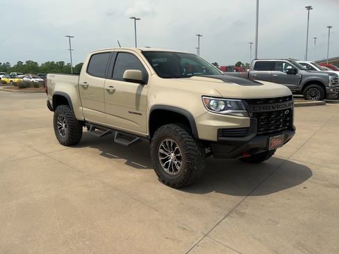 Used 2022 Chevrolet Colorado ZR2 image 2