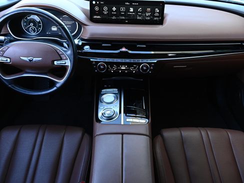 Used 2021 Genesis G80 2.5T image 9