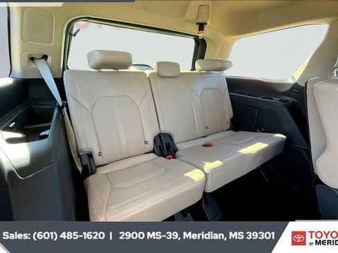 Used 2022 Ford Expedition Limited image 20