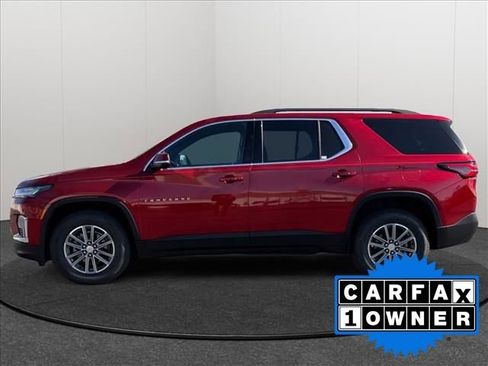 Used 2023 Chevrolet Traverse LT image 3