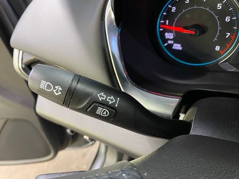 Used 2020 Chevrolet Traverse LT image 23