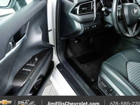 Used 2024 Toyota Camry SE FWD image 7