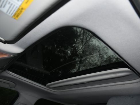 Used 2019 Toyota RAV4 XLE image 7