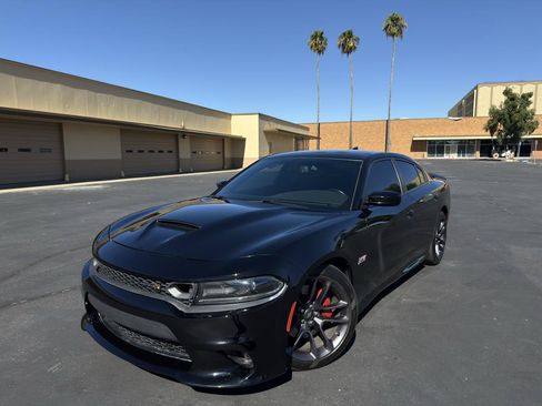 Used 2020 Dodge Charger Scat Pack RWD image 3