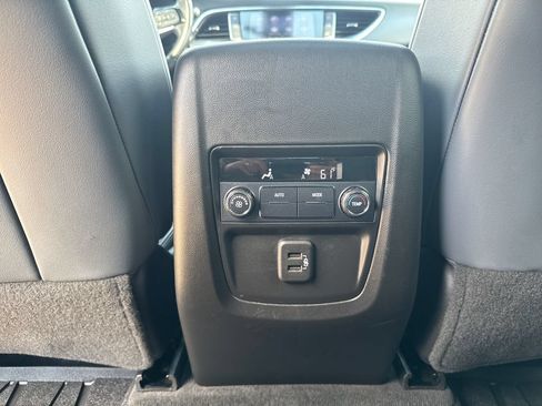 Used 2022 Buick Enclave Essence w/ Experience Buick Package AWD/4WD image 31